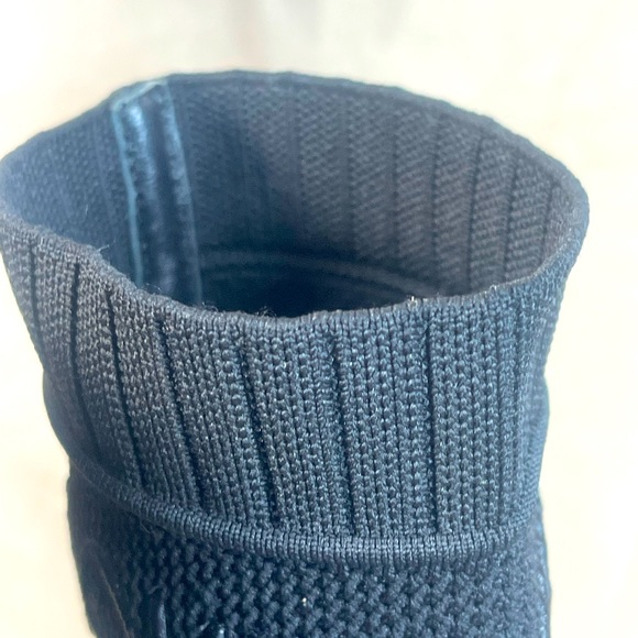 Louis Vuitton Silhouette Black Ankle Boots Sz 40 (US 8) In Like New Condition - Picture 5 of 16